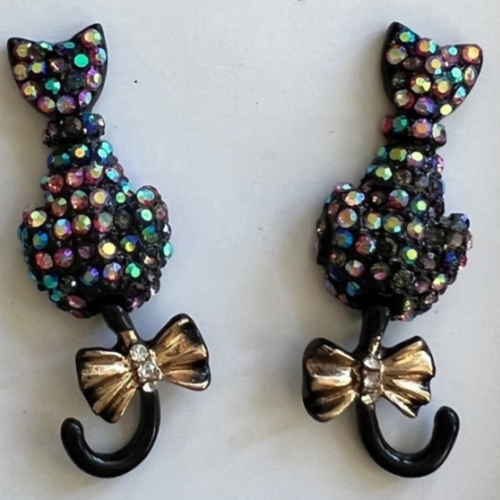 ❤️NeW!!❤️ Betsey Johnson BLACK CAT  Rhinestone Stud Post Earrings Halloween